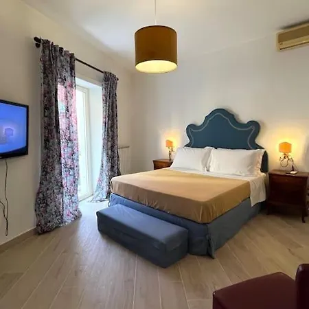 La Locanda Di Angela Napels Buitenkant foto
